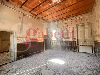 Appartamento in Vendita a Venafro, 100'000&euro;, 376 m²