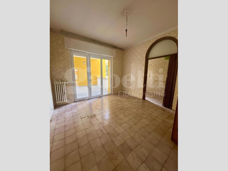 Appartamento in Vendita a Barletta, 275'000&euro;, 180 m², con Box