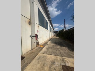 Capannone in Vendita a Cassano Magnago, 240'450&euro;, 620 m²