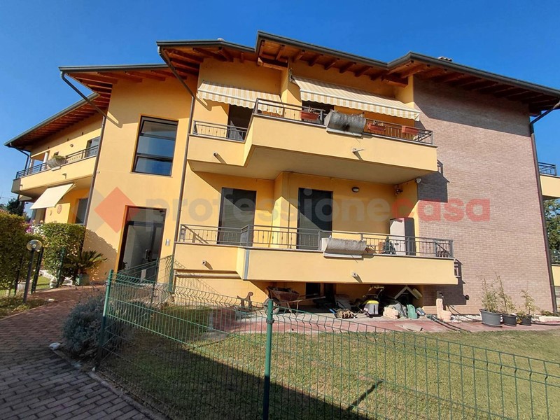 Bilocale in Vendita a Solbiate Olona, 150'000&euro;, 70 m², con Box