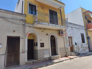 Quadrilocale in Vendita a Monteiasi, 100'000&euro;, 105 m²