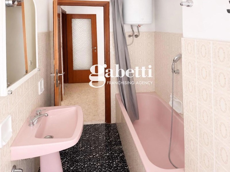 Trilocale in Vendita a Roma, 289'000&euro;, 99 m²