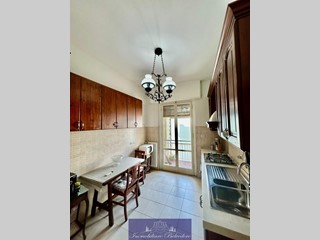 Appartamento in Vendita a Firenze, zona Campo di Marte, 670'000&euro;, 105 m²