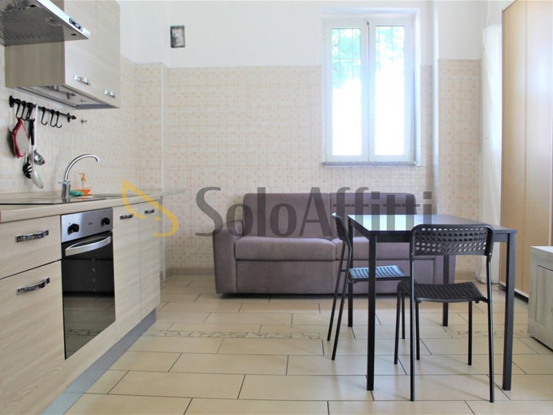 Monolocale in Affitto a Parabiago, 520&euro;, 45 m², arredato