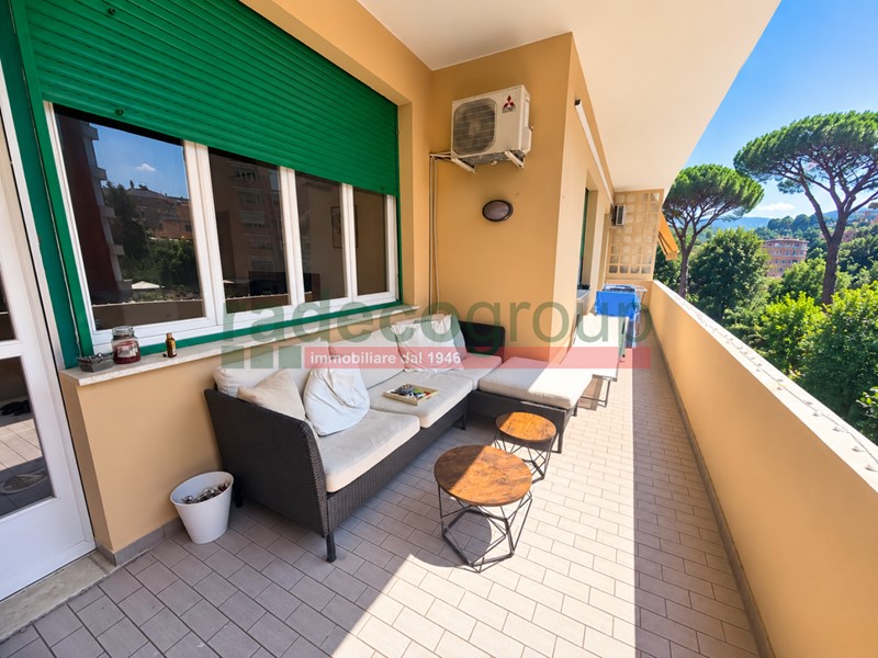 Appartamento in Vendita a Livorno, zona Calzabigi, 480'000&euro;, 155 m²