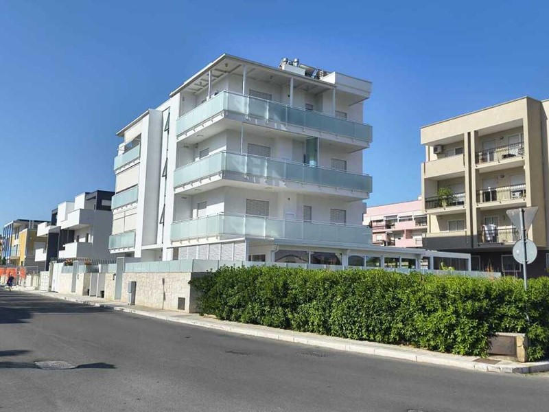 Appartamento in Vendita a Monopoli, zona PERIFERIA, 138 m²
