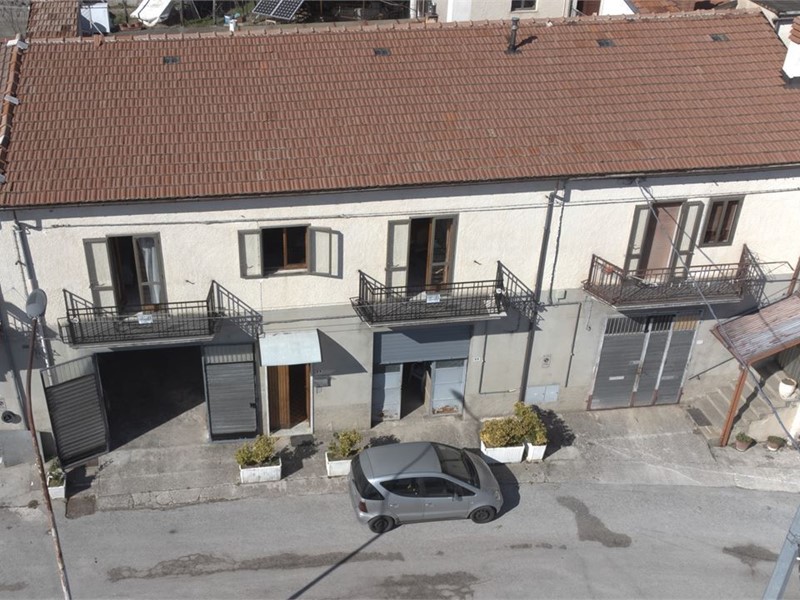 Appartamento in Vendita a Roccamandolfi, 100'000&euro;, 150 m²