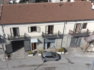 Appartamento in Vendita a Roccamandolfi, 100'000&euro;, 150 m²