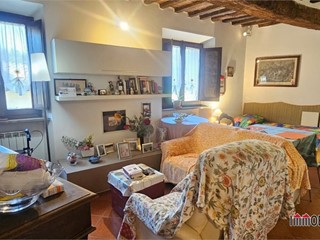 Bilocale in Vendita a Colle di Val D'Elsa, 85'000&euro;, 58 m²