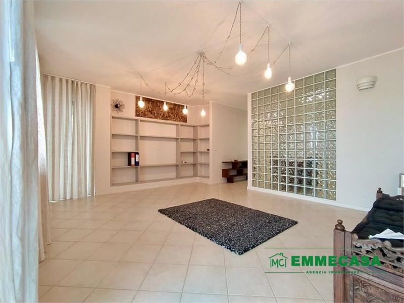 Trilocale in Vendita a Valenzano, 230'000&euro;, 117 m²