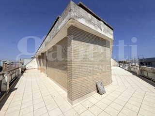 Attico in Vendita a Lecce, 350'000&euro;, 224 m²