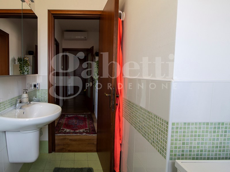 Quadrilocale in Vendita a Porcia, 160'000&euro;, 96 m², con Box