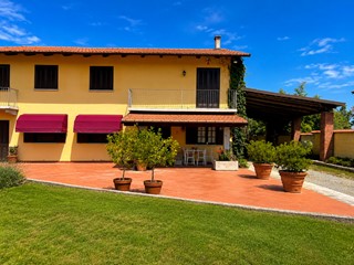 Appartamento in Vendita a Saluzzo, 430'000&euro;, 178 m²