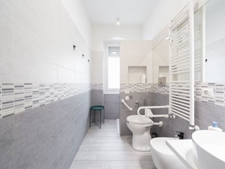 Bilocale in Vendita a Milano, 255'000&euro;, 65 m², arredato