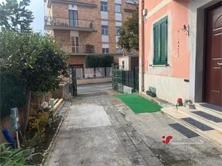 Trilocale in Vendita a Roma, 245'000&euro;, 108 m²