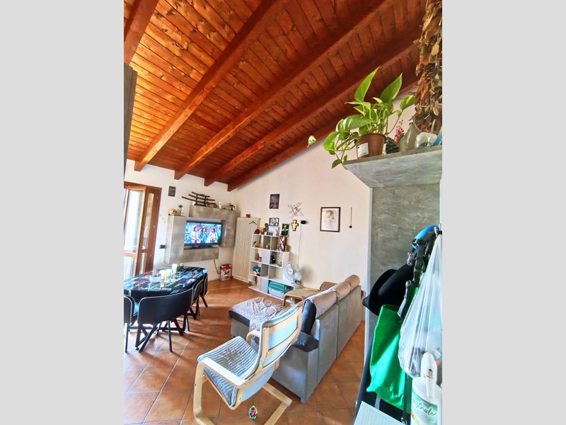 Trilocale in Vendita a San Polo d'Enza, zona Barcaccia, 148'000&euro;, 80 m², arredato, con Box
