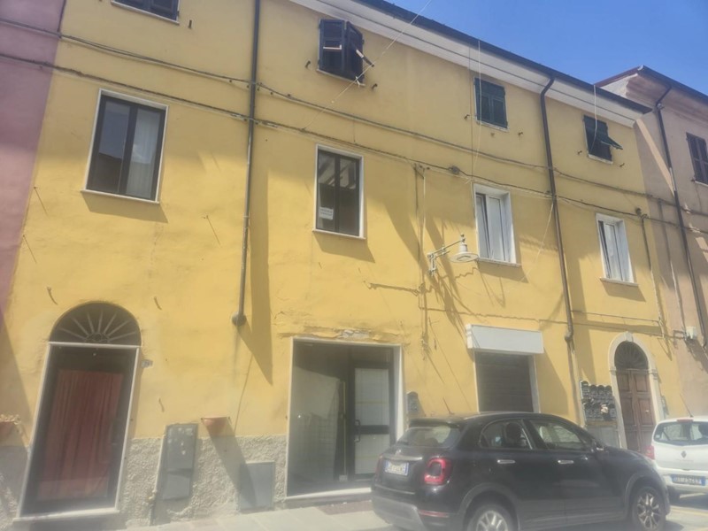 Trilocale in Vendita a Massa, 150'000&euro;, 98 m²