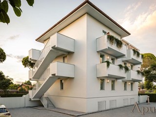 Trilocale in Vendita a Massa, zona Marina di Massa, 475'000&euro;, 105 m²