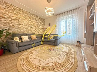 Appartamento in Vendita a Cecina, 178'000&euro;, 106 m², con Box