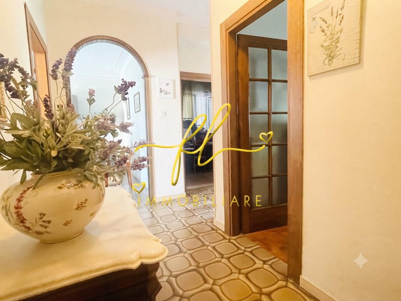 Appartamento in Vendita a Carrara, zona Avenza, 155'000&euro;, 80 m²