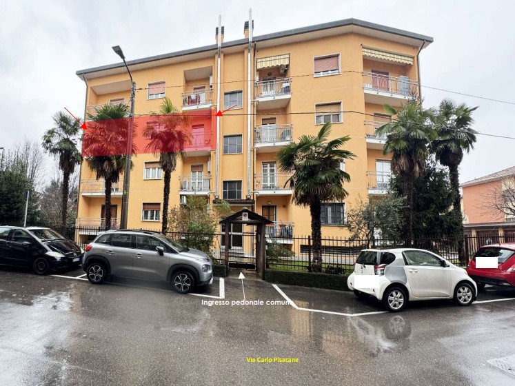 Appartamento in Vendita a Limbiate, 124'500&euro;, 105 m², arredato, con Box