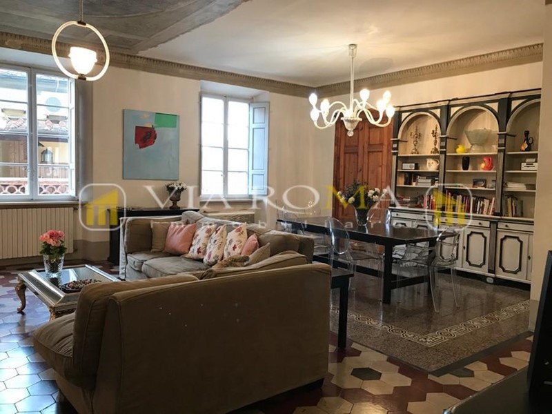 Appartamento in Vendita a Lucca, 725'000&euro;, 214 m², arredato