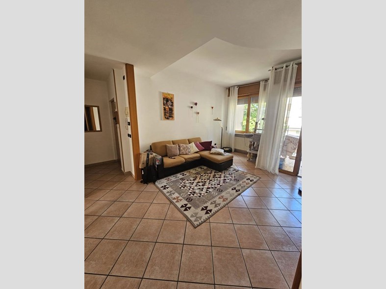 Quadrilocale in Vendita a Verona, 170'000&euro;, 100 m², arredato