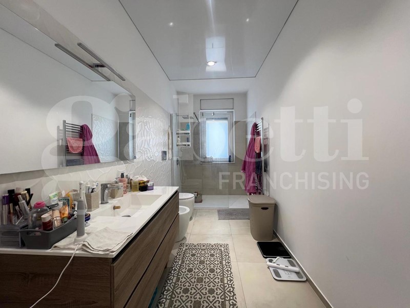 Appartamento in Vendita a Siracusa, 215'000&euro;, 210 m²