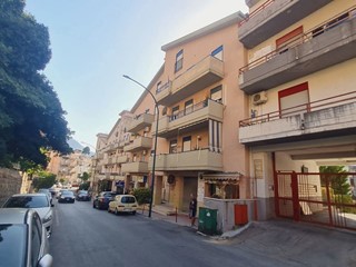Quadrilocale in Vendita a Palermo, 123'000&euro;, 90 m²