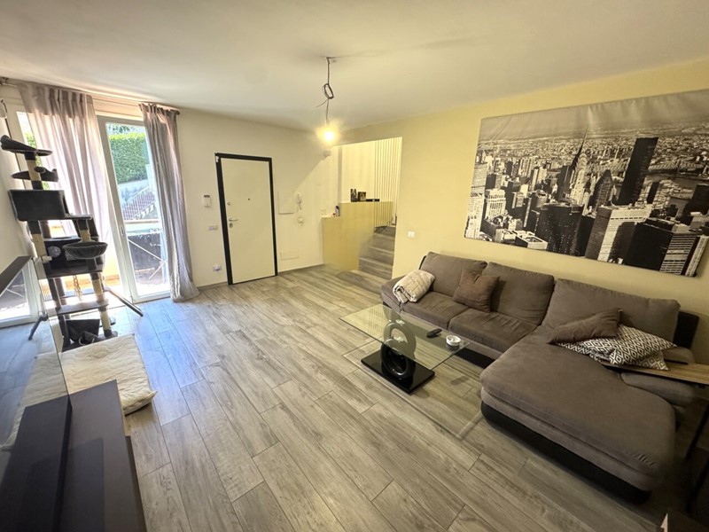 Trilocale in Vendita a Vaiano, 229'000&euro;, 107 m², con Box