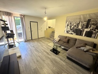 Trilocale in Vendita a Vaiano, 229'000&euro;, 107 m², con Box