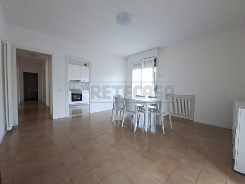 Appartamento in Affitto a Arzignano, 900&euro;, 110 m², con Box