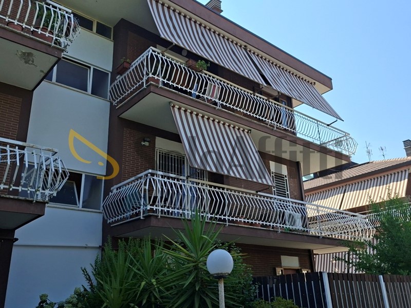 Appartamento in Affitto a Marino, 1'200&euro;, 160 m²