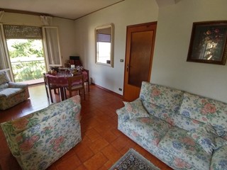 Appartamento in Vendita a Zocca, 78'000&euro;, 118 m², arredato, con Box