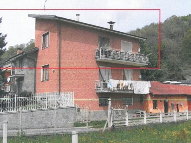 Appartamento in Vendita a Piasco, 36'300&euro;, 129 m²