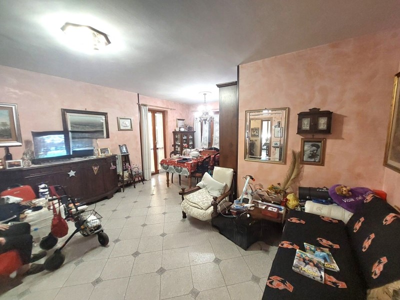 Appartamento in Vendita a Prato, 289'000&euro;, 130 m², con Box