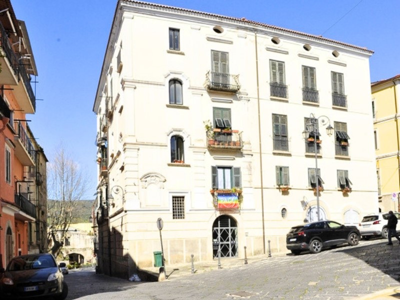 Appartamento in Vendita a Eboli, 215'000&euro;, 300 m²