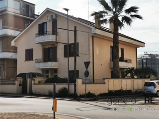 Bilocale in Vendita a Pescara, 79'000&euro;, 76 m²