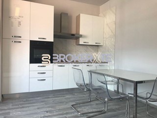 Trilocale in Vendita a Carrara, 135'000&euro;, 70 m², arredato