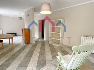 Quadrilocale in Vendita a Borgo a Mozzano, 87'000&euro;, 81 m², arredato