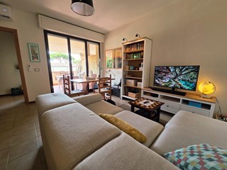 Quadrilocale in Vendita a Viareggio, zona Torre Del Lago Puccini, 175'000&euro;, 65 m², arredato