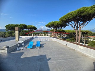 Trilocale in Vendita a Massa, zona Marina di Massa, 155'000&euro;, 40 m², arredato