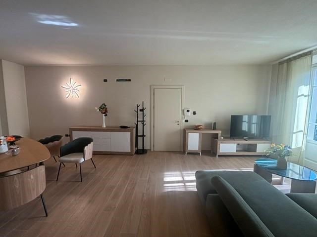 Appartamento in Affitto a Pisa, 3'500&euro;, 180 m², arredato