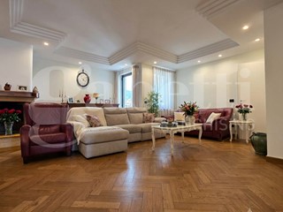 Appartamento in Vendita a Casarano, 155'000&euro;, 160 m²