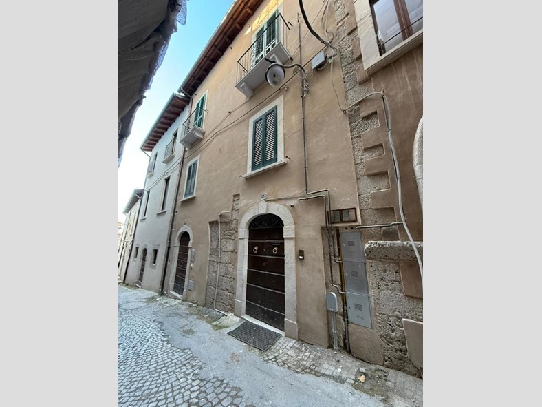 Monolocale in Vendita a L'Aquila, 75'000&euro;, 34 m²