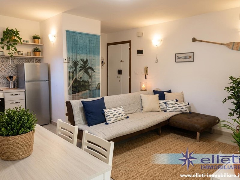 Trilocale in Vendita a Massa, zona Marina di Massa, 120'000&euro;, 40 m², arredato