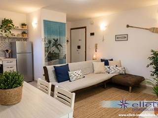 Trilocale in Vendita a Massa, zona Marina di Massa, 120'000&euro;, 40 m², arredato