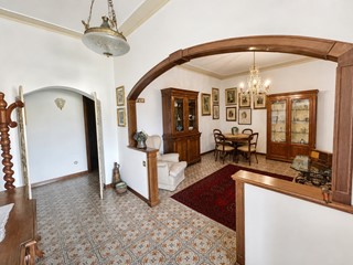Appartamento in Vendita a Lucca, zona Nave, 240'000&euro;, 110 m²