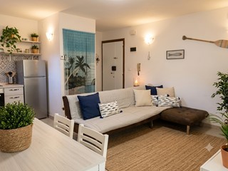 Trilocale in Vendita a Massa, zona Marina di Massa, 120'000&euro;, 40 m², arredato