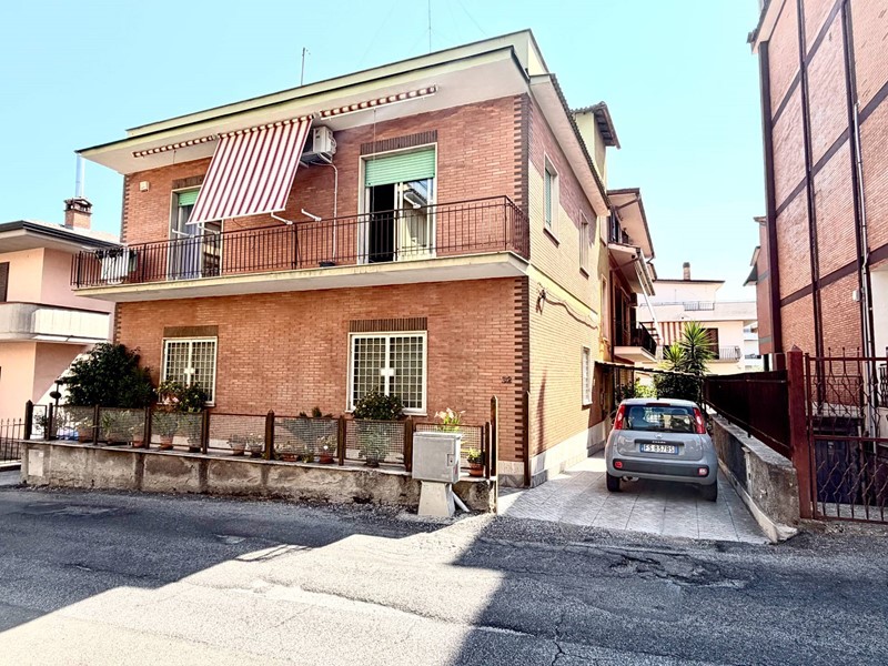 Trilocale in Vendita a Monterotondo, 189'000&euro;, 85 m²